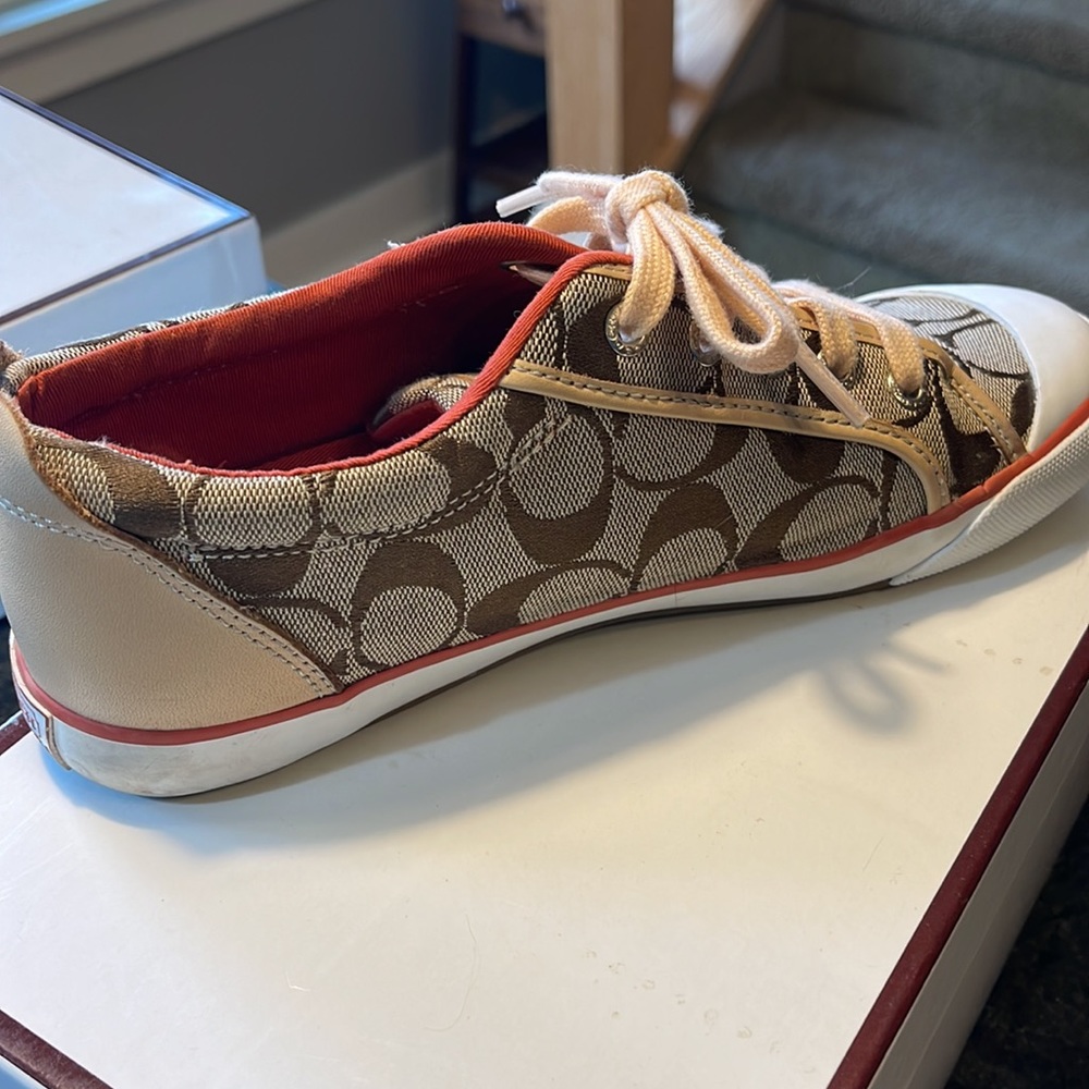 COACH "C" LOGO WOMEN SNEAKERS SZ 7 1/2